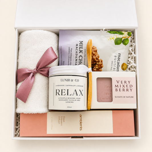 Relax bath soak, Lunir and co, rose diffuser